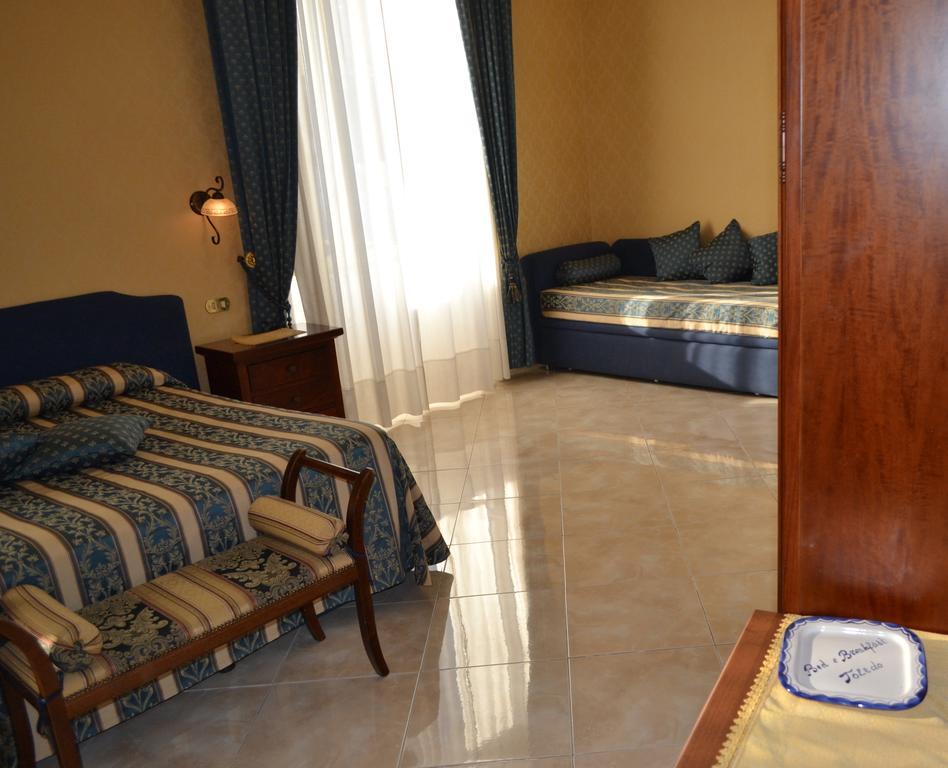 Toledo Bed & Breakfast Наполи Екстериор снимка