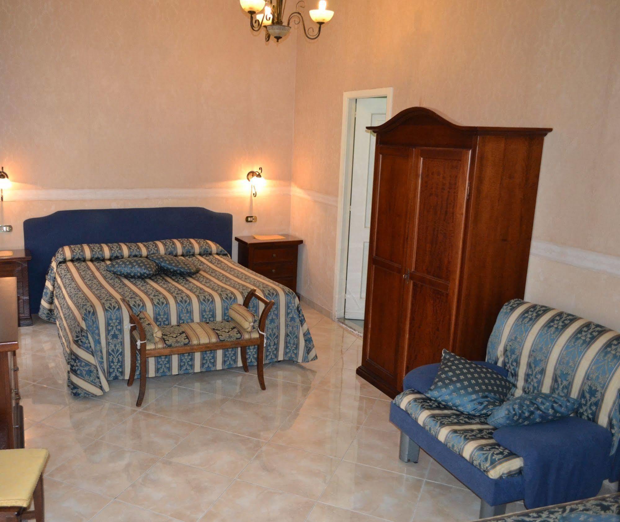 Toledo Bed & Breakfast Наполи Екстериор снимка