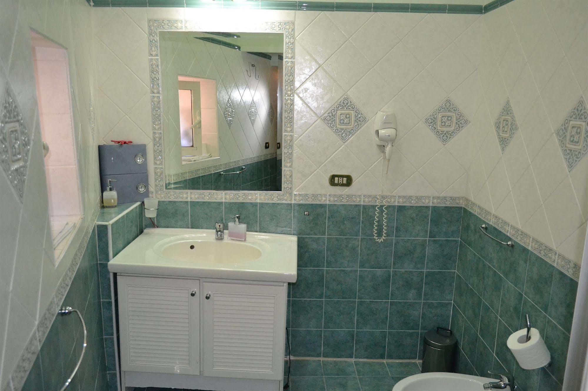 Toledo Bed & Breakfast Наполи Екстериор снимка